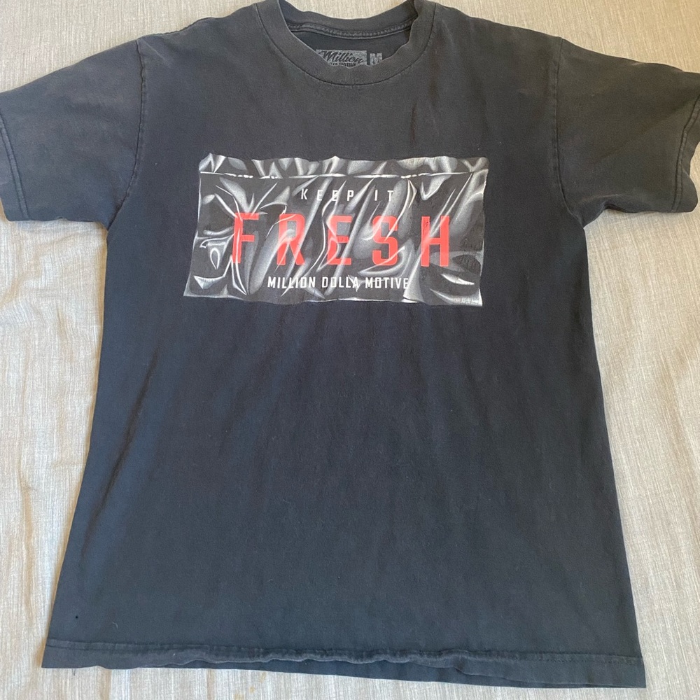 Graphic tee